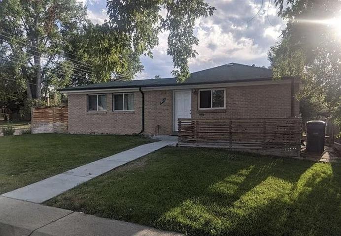 $2000 : HOUSE RENT IN DENVER CO image 1