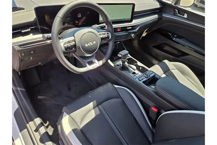 $29988 : Kia K5 2025 GT-Line 4dr Seda image 8