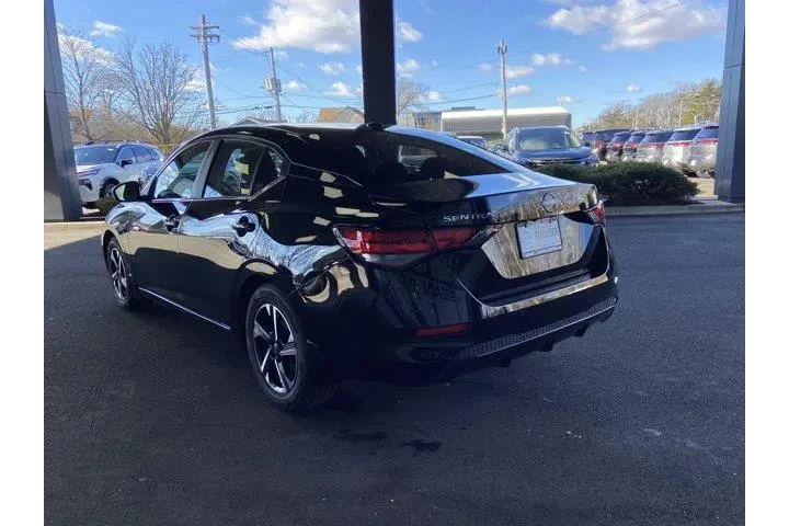 $16406 : Nissan Sentra 2025 SV 4dr Se image 7