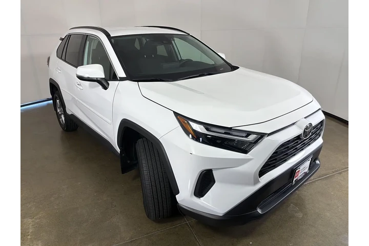 $35097 : Gold Certified 2024 RAV4 XLE image 7