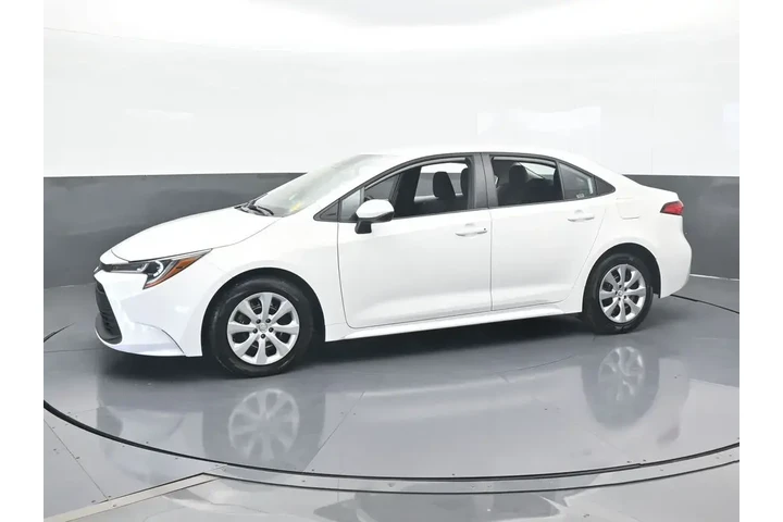$17476 : Toyota Corolla 2024 LE 4dr S image 2