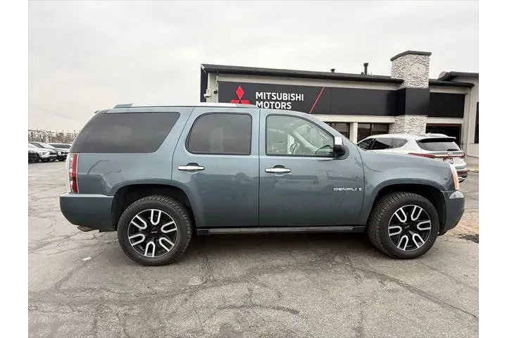$8990 : GMC Yukon 2008 AWD Denali 4d image 8