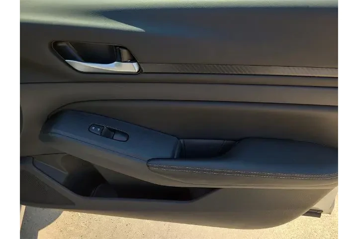 $18912 : Nissan Altima 2025 2.5 SV 4d image 8