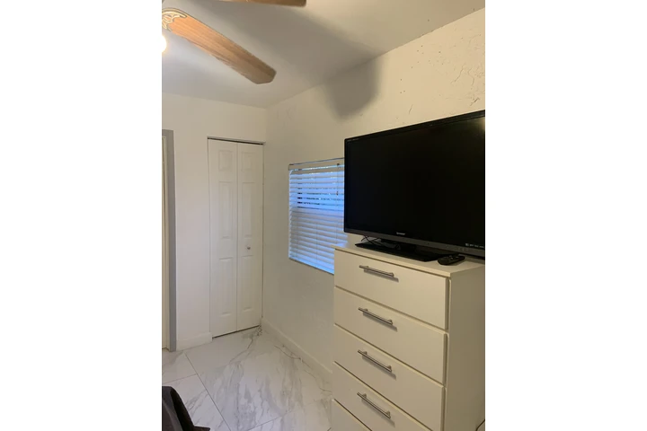 $800 : RENTO HABITACIÓN CON BAÑO image 3