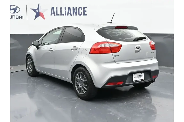 $9925 : Kia Rio 5-Door 2015 SX 4dr W image 5