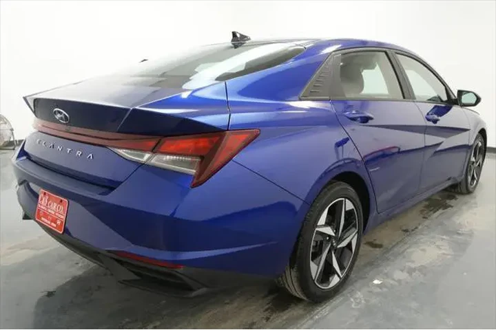 $19112 : Hyundai ELANTRA 2023 SEL 4dr image 9