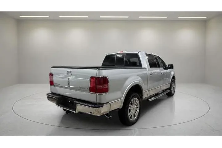 $39995 : Lincoln Mark LT 2007 4dr Sup image 3