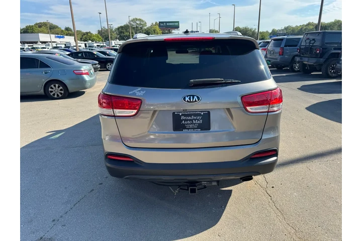 $5980 : 2017 Sorento LX V6 FWD image 3