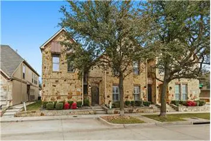 $2295 : Rental property with 2 bedro image 3