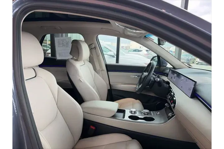 $60 : Genesis GV70 2026 AWD 2.5T S image 9