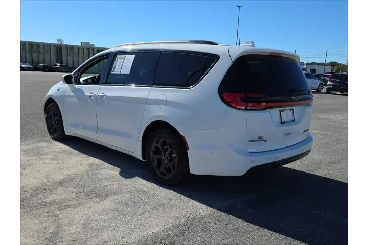 $25901 : Chrysler Pacifica Hybrid 202 image 7