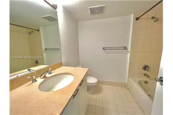 $4500 : Rental property with 2 bedro image 10