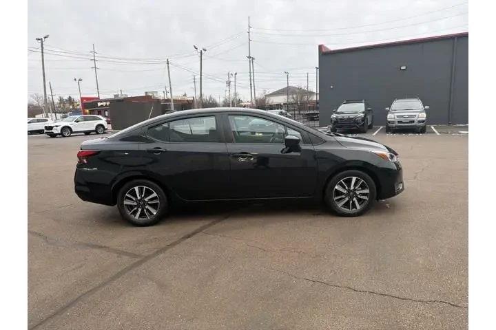 $18980 : Nissan Versa 2025 SV 4dr Sed image 4