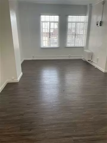 $1700 : 535 S Gramercy  Paradise in LA image 2