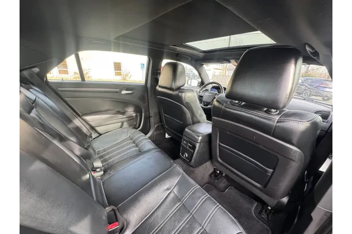 $8999 : 2014 300 S image 9