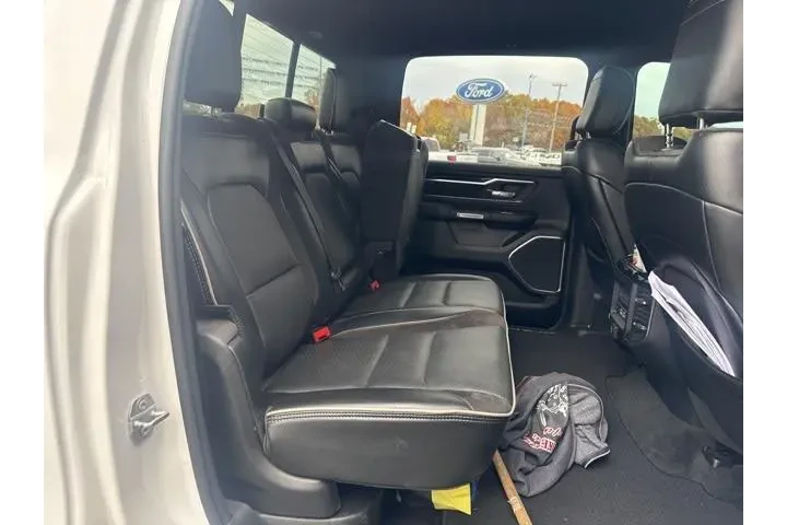 $30989 : Ram 1500 2021 4x4 Laramie 4d image 6