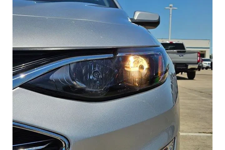 $17625 : Chevrolet Malibu 2022 LT 4dr image 9