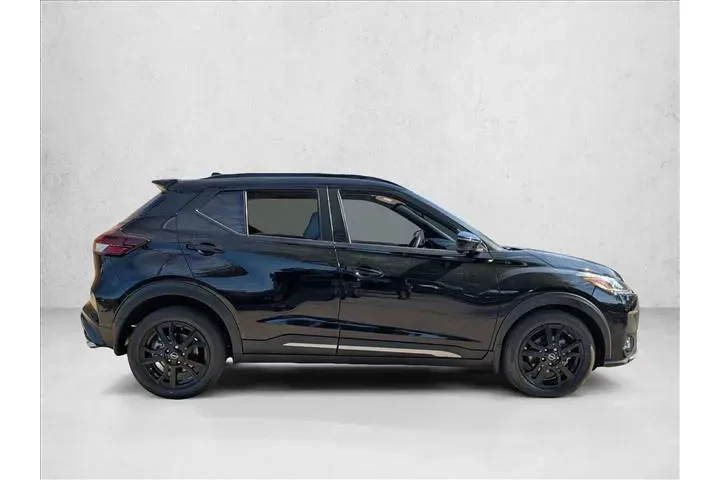 $22142 : Nissan Kicks 2024 SR 4dr Cro image 4