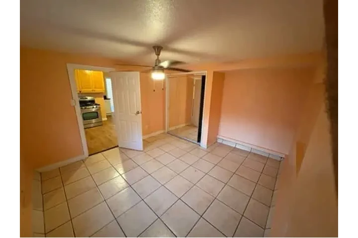 $2500 : Casa en renta 2 recámaras image 3