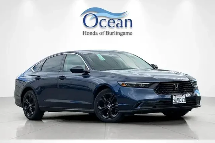 $24991 : Honda Accord 2024 EX 4dr Sed image 2