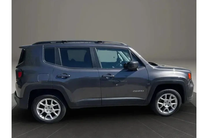$11600 : 2019 Renegade Latitude image 8