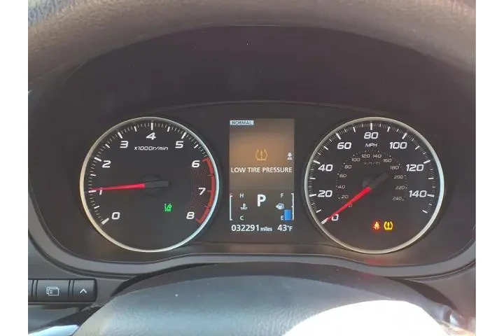 $19989 : Mitsubishi Eclipse Cross 202 image 10