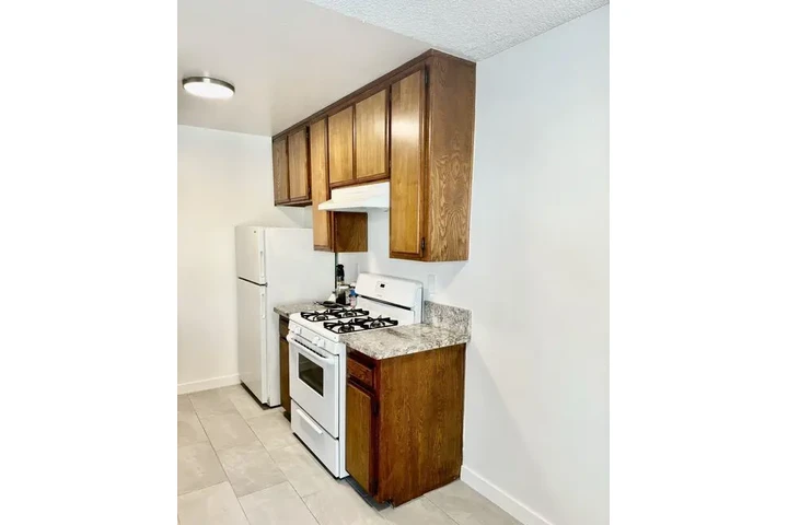 $1050 : Propiedad de Redondo Beach, CA image 7