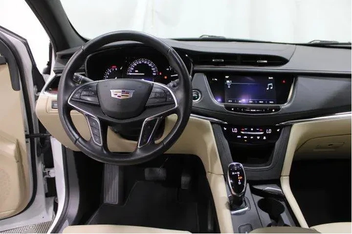 $19982 : Cadillac XT5 2017 Luxury 4dr image 2