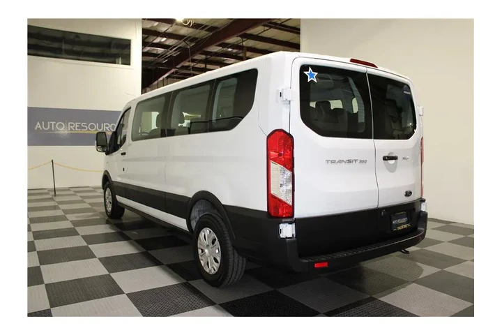 $33558 : Transit Passenger Wagon 2022 image 6