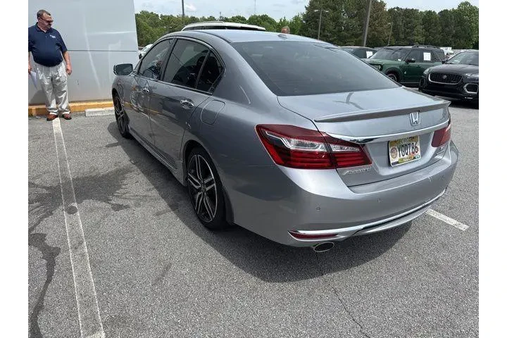 $20000 : Honda Accord 2017 Touring 4d image 2