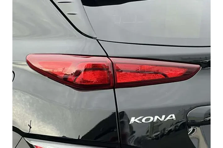 $18995 : Hyundai KONA 2023 AWD SEL 4d image 9