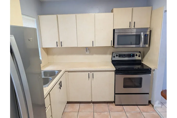 $1400 : 3 Recamaras 1 Baño image 3