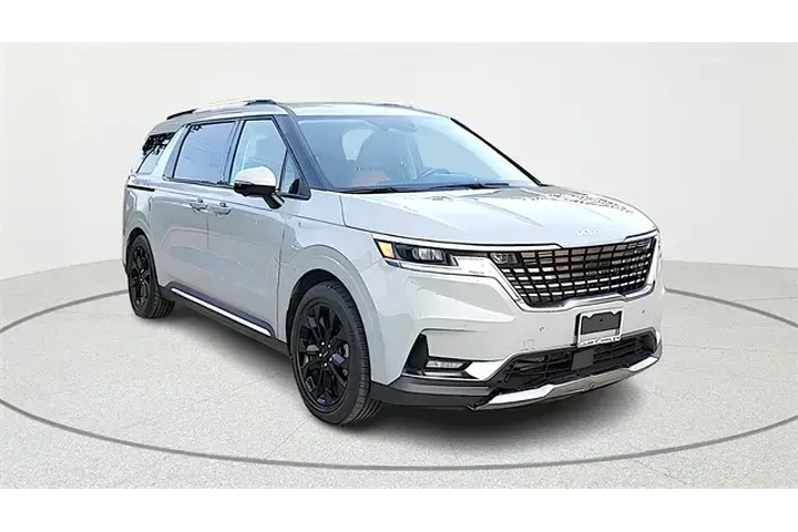 $31216 : Kia Carnival 2023 SX 4dr Min image 1