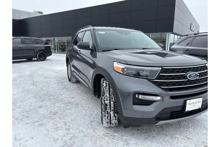 $32496 : 2024 Explorer XLT image 3