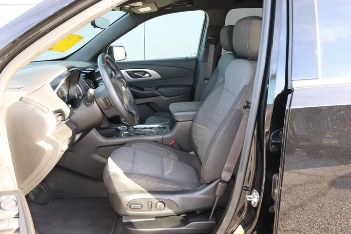 $28787 : 2023 Traverse FWD 4dr LT Clot image 7