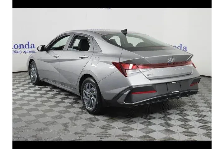 $23875 : Hyundai ELANTRA 2024 SEL 4dr image 5