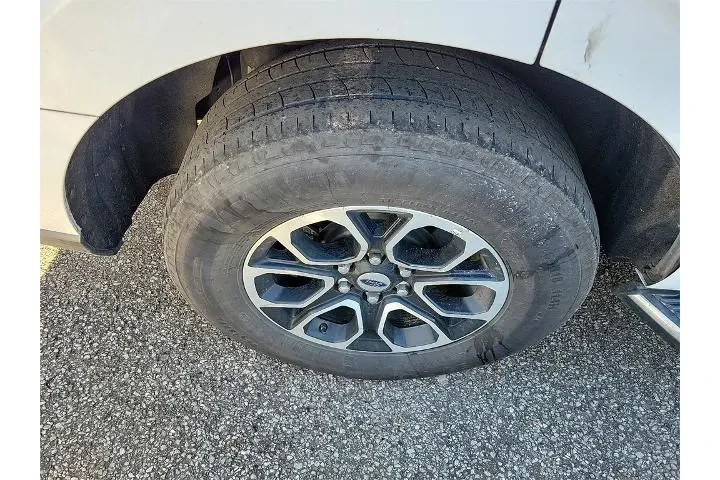 $37987 : Ford Expedition 2022 4x4 XLT image 5