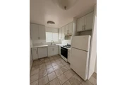 $2300 : 3Bed 2Bath Apt for rent in LA thumbnail