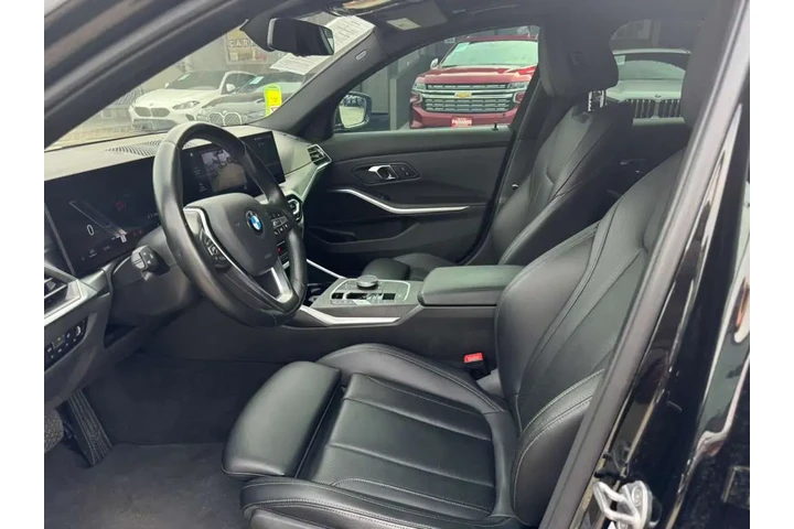 2024 BMW 3-Series 330i image 7