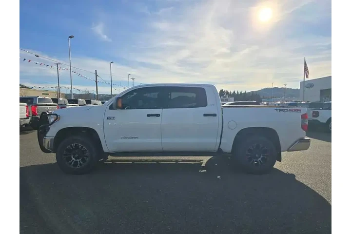 $29990 : Toyota Tundra 2015 4x4 SR5 4 image 2