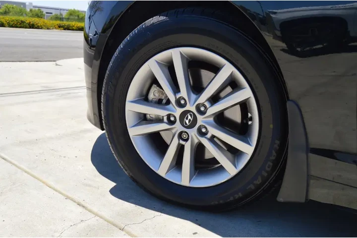 $9995 : Used 2015 Sonata 4dr Sdn 2.4L image 9