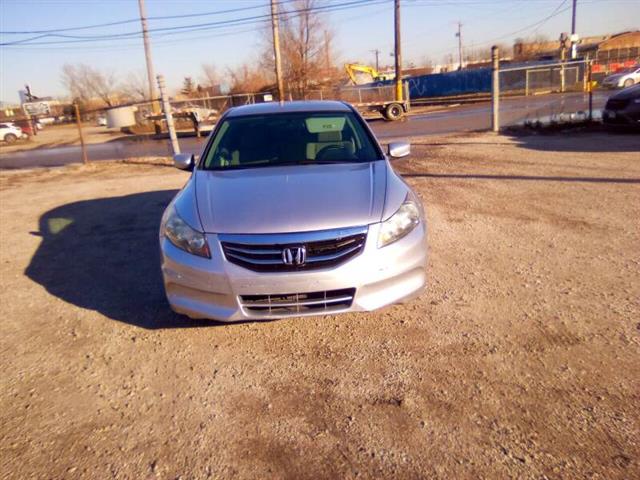 $7999 : 2011 Accord LX image 3