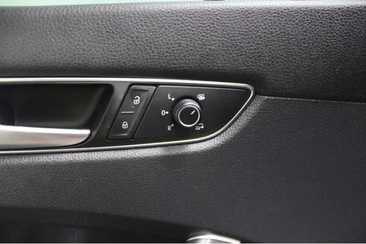 $20983 : Volkswagen Passat 2017 1.8T image 5