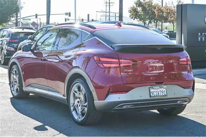 $32000 : Genesis GV60 2023 AWD Perfor image 8