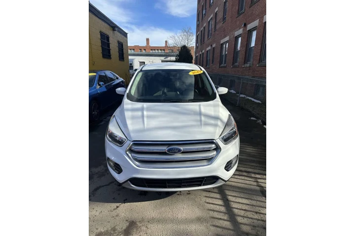 $10999 : 2019 Escape image 2