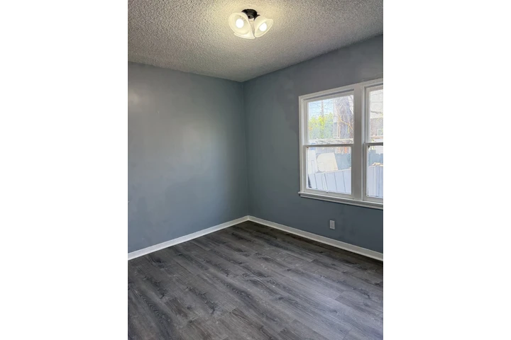 $2750 : 2 habitaciones y 1 baños- Casa image 6