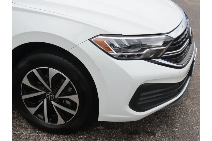 $17999 : Volkswagen Jetta 2024 S 4dr image 6