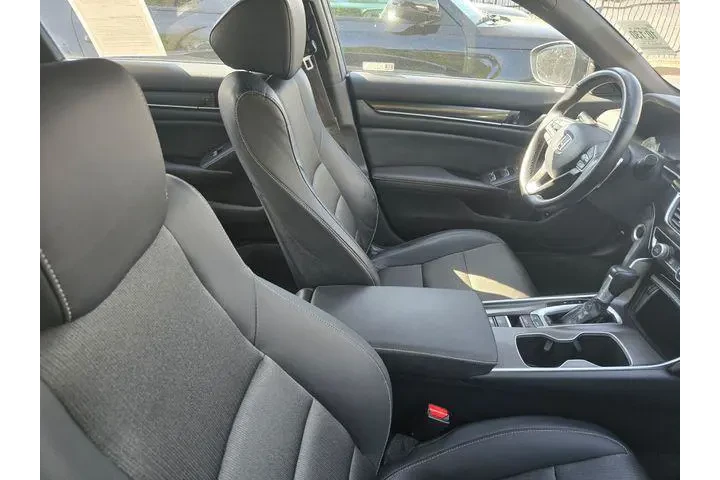 $29999 : Honda Accord 2022 Sport 4dr image 4