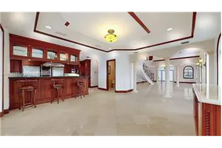 $19000 : Rental property with 5 bedro image 8