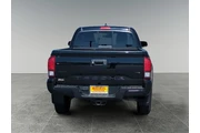 $33970 : Toyota Tacoma 2022 4x4 TRD O thumbnail